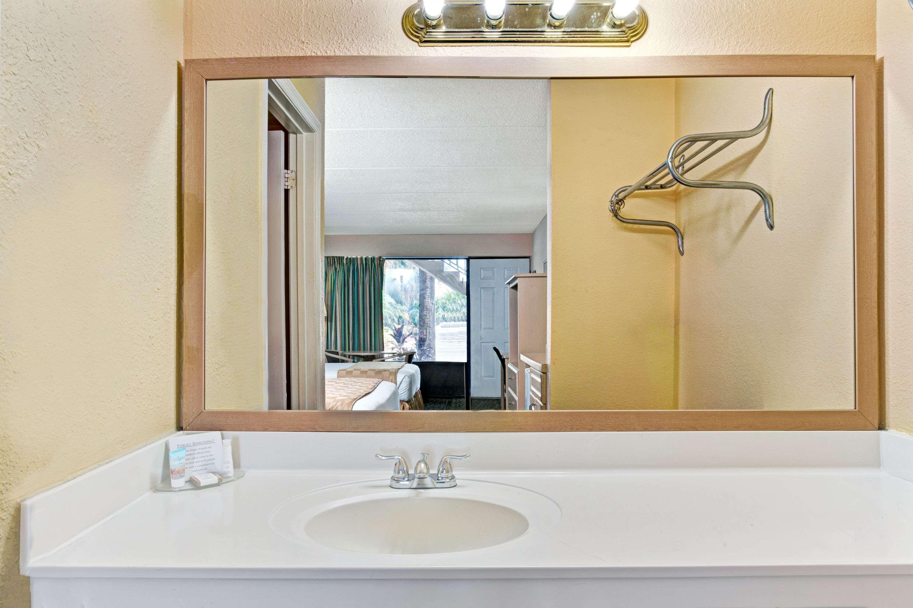 Home 1 Suites Extended Stay - Kissimmee Bagian luar foto