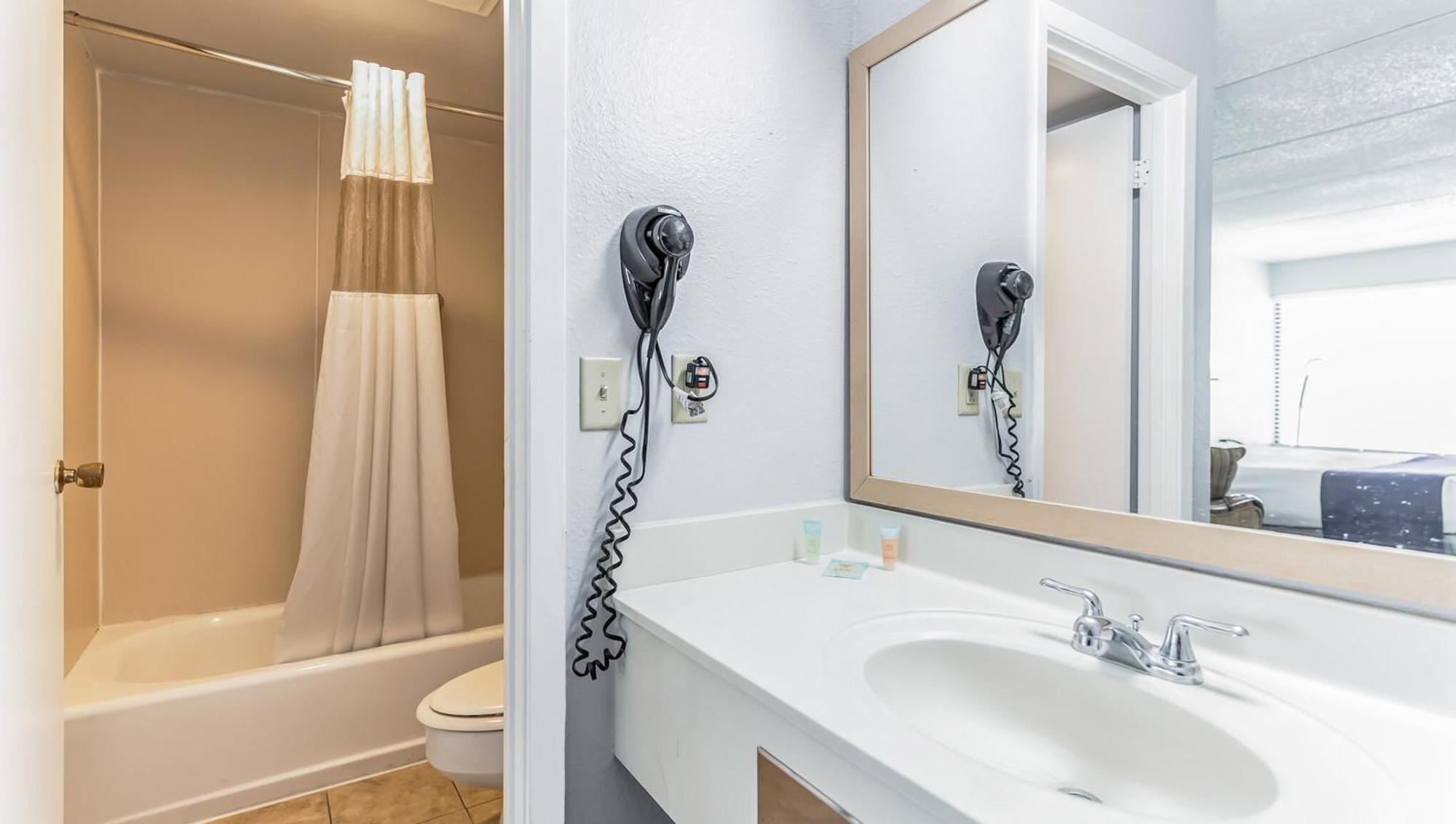 Home 1 Suites Extended Stay - Kissimmee Bagian luar foto
